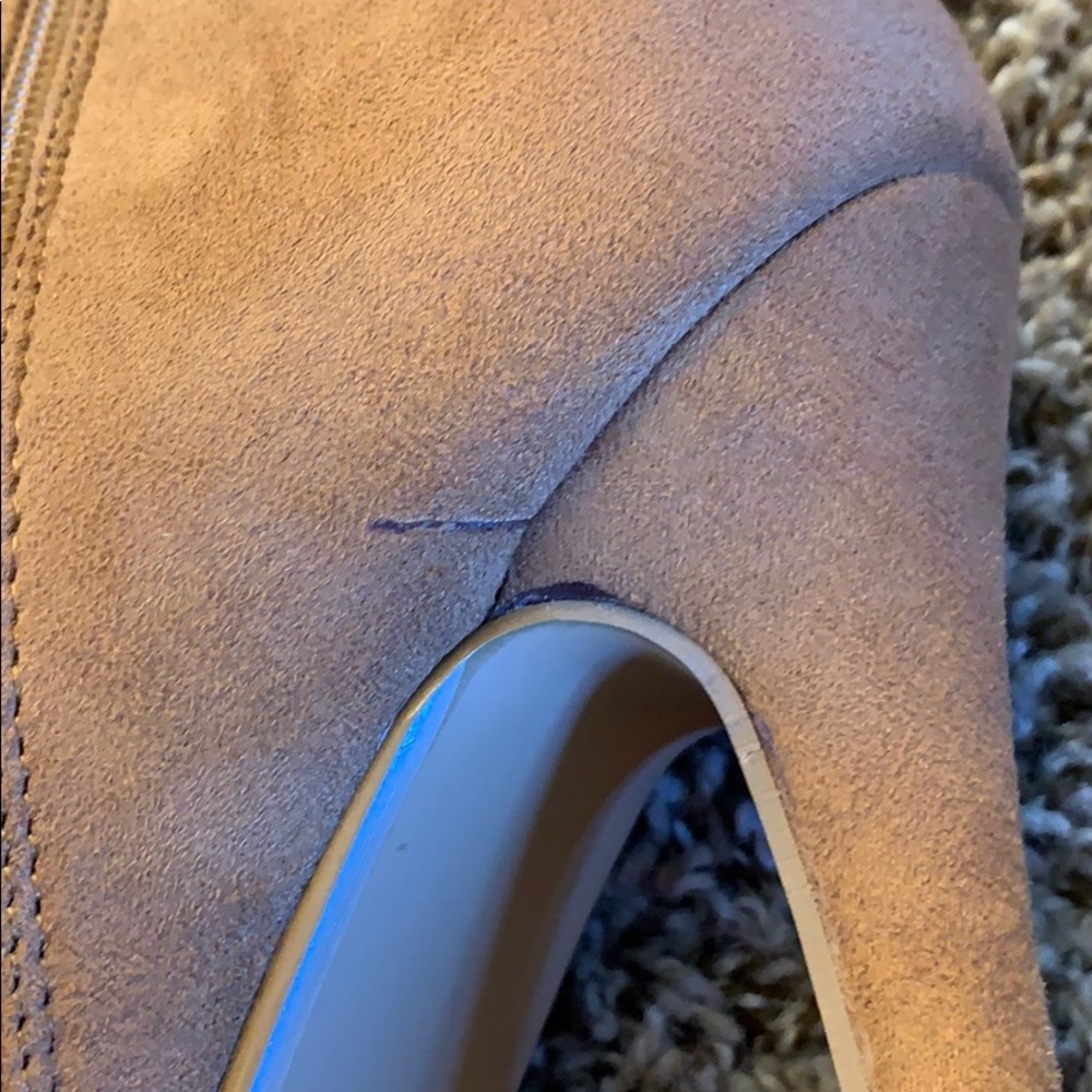 Heels - Picture 3 of 5